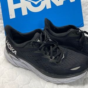 Hoka Clifton 8- women’s size 9